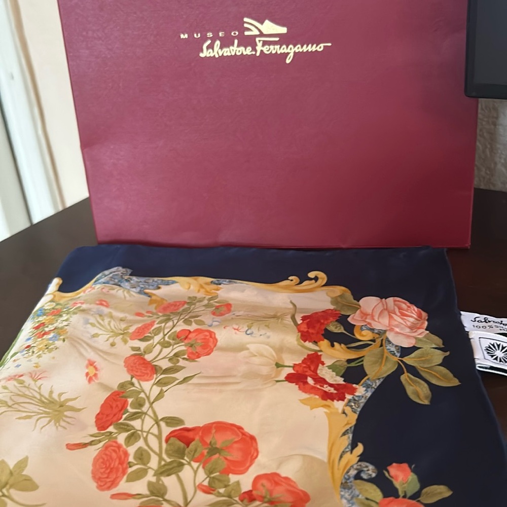 Authentic Ferragamo silk floral scarf - Picture 2 of 5
